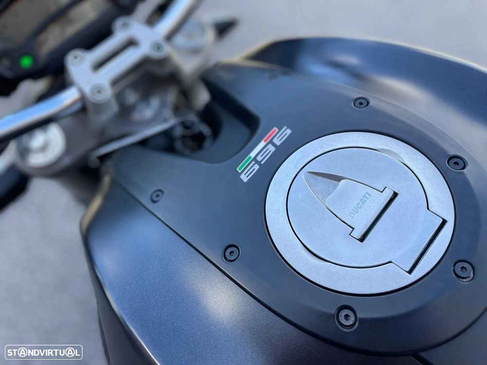 Ducati Monster 696 + - 7