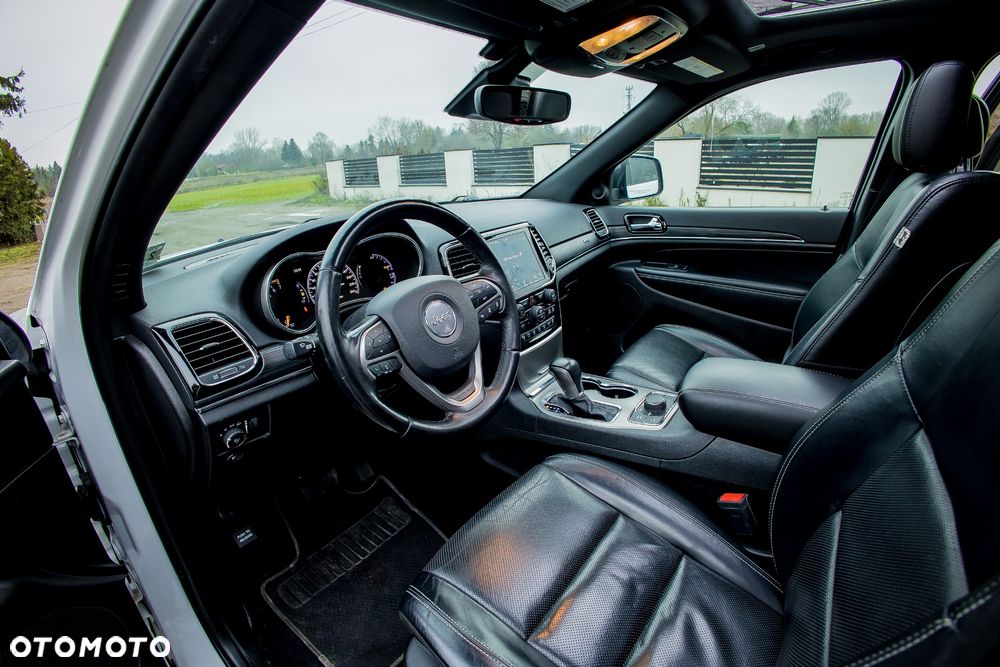 Jeep Grand Cherokee - 19