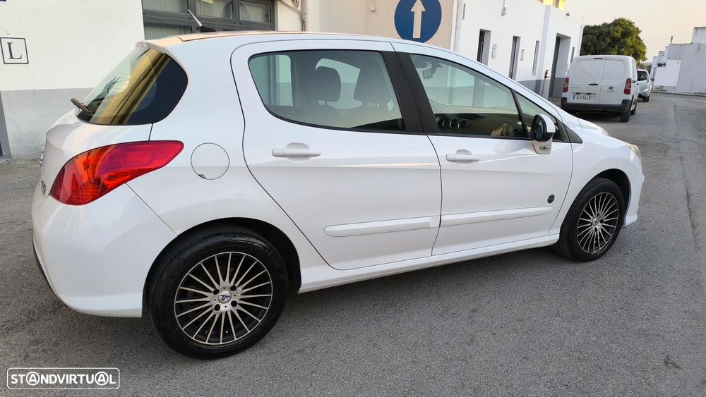 Peugeot 308 1.6 HDi Envy CVM6 - 29