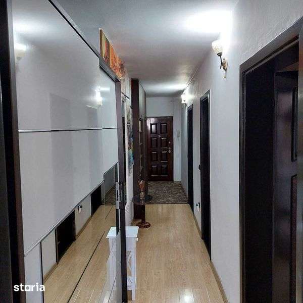 Vand apartament 2 camere, parter inalt strada Victoriei — fotografia 3