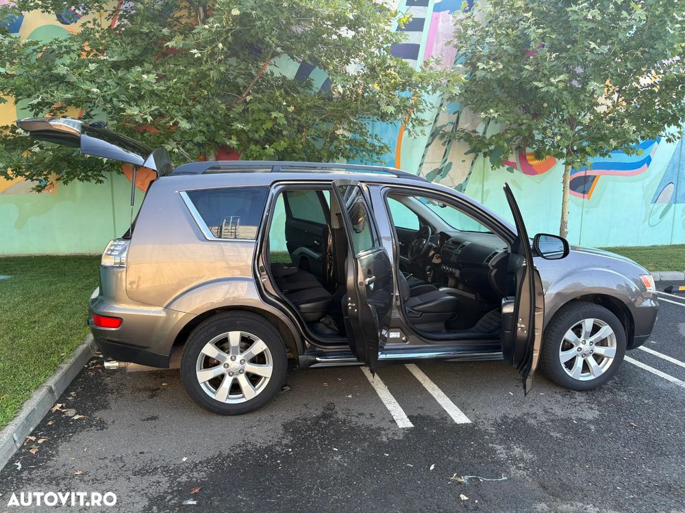Mitsubishi Outlander 2.2 DI-D 4WD Intense - 4