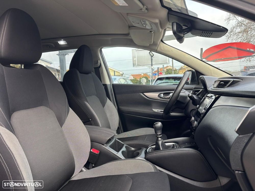 Nissan Qashqai 1.5 dCi N-Connecta - 26