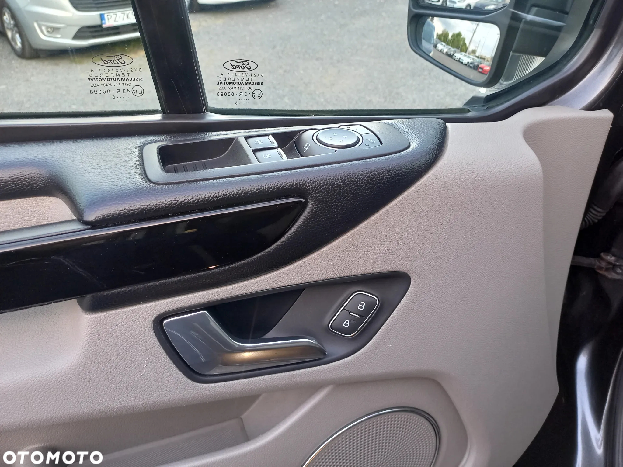 Ford Tourneo Custom 2.0 TDCi L2 Titanium - 29