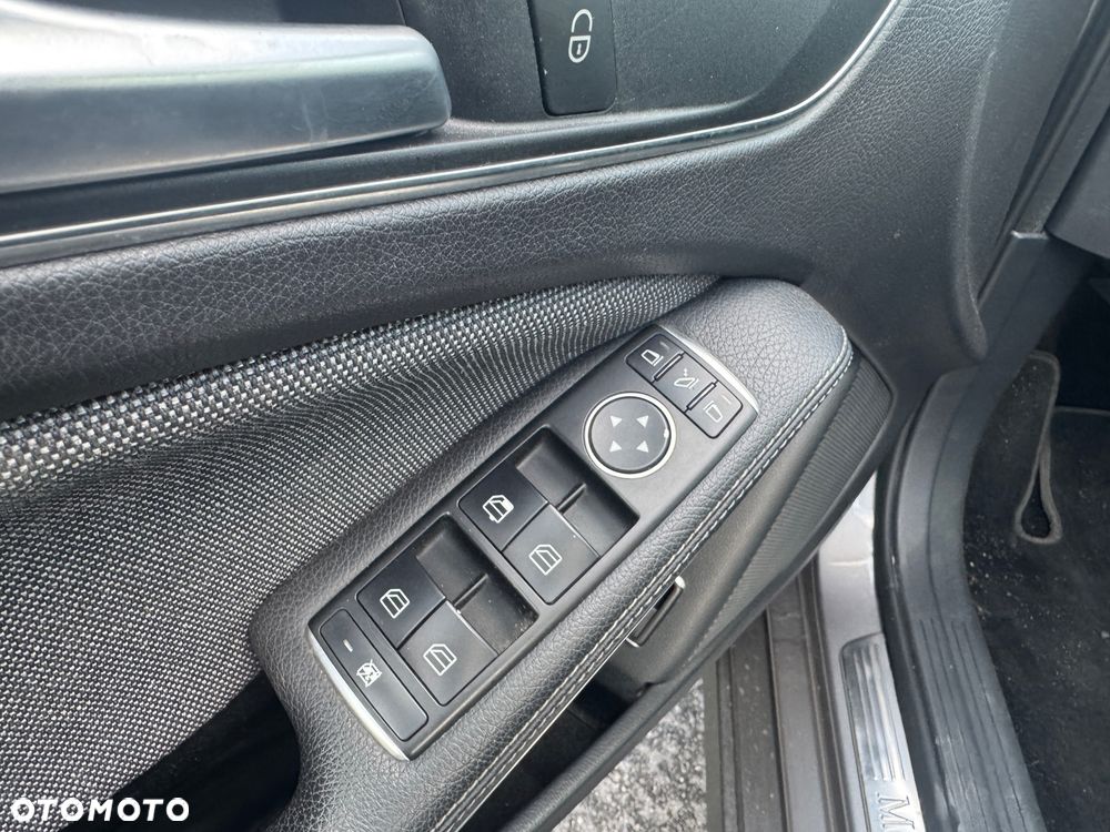 Mercedes-Benz GLA 200 d 4Matic 7G-DCT SCORE - 14