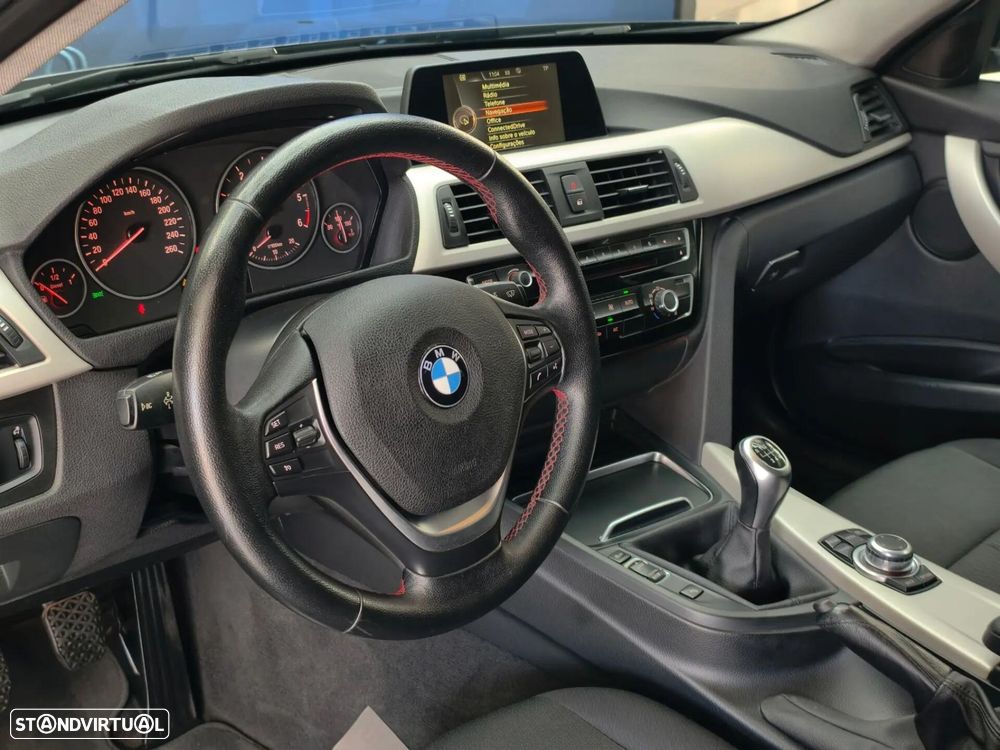 BMW 318 d Line Sport - 39