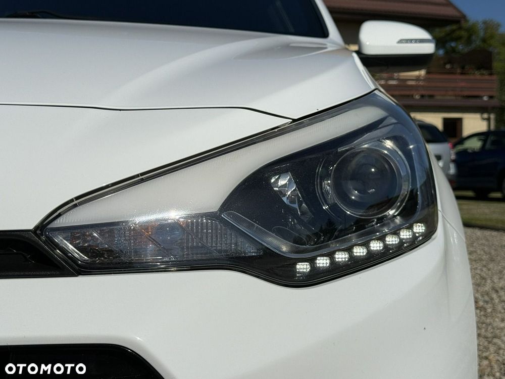 Hyundai i20 - 20