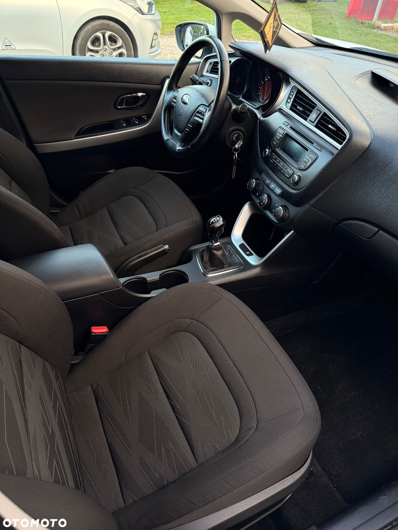 Kia Ceed - 10