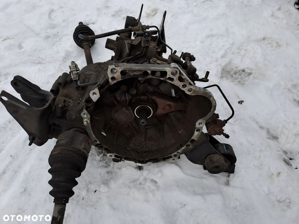 Toyota Avensis T22 1.6 VVT-i skrzynia biegów z półosiami - 3