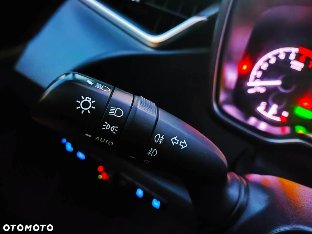 Toyota Corolla 1.8 Hybrid Comfort - 13