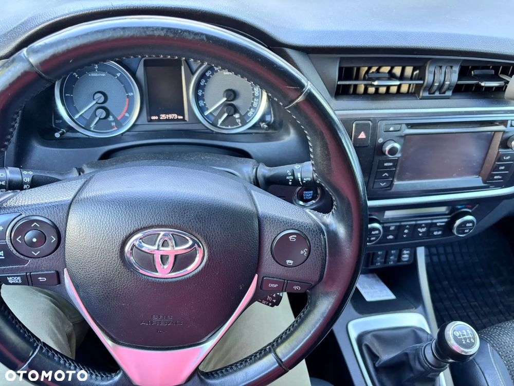 Toyota Auris 2.0 D-4D Prestige - 3