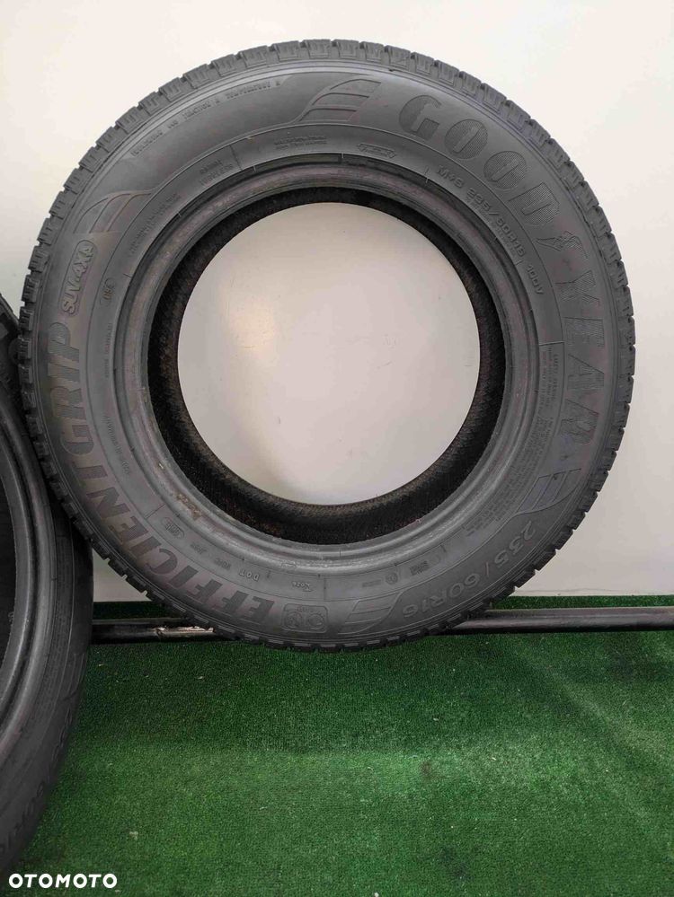 Opony 235 60 16 Goodyear EfficientGrip SUV 4x4 - 5