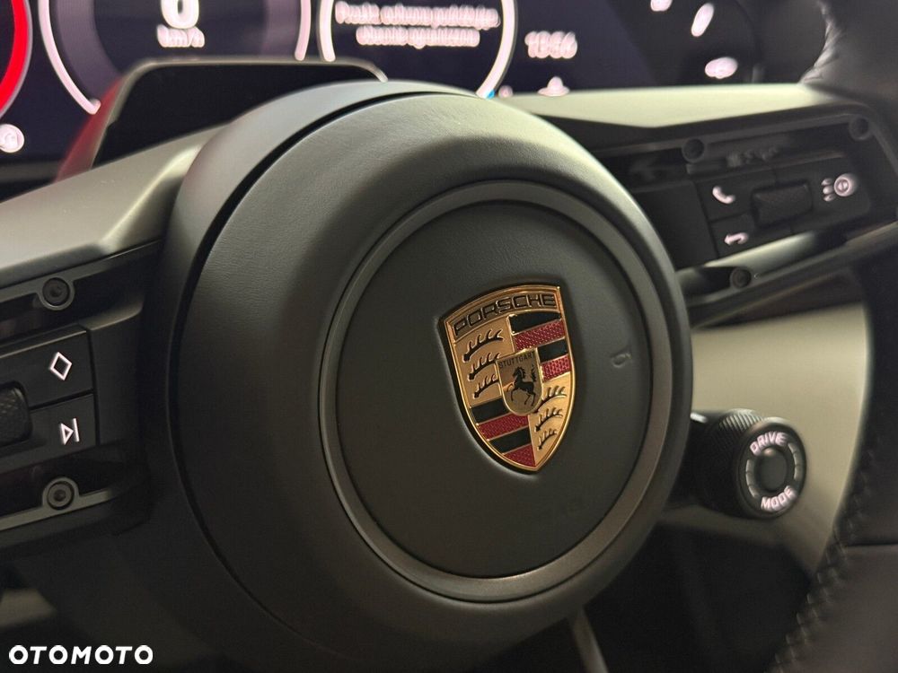 Porsche Taycan - 22