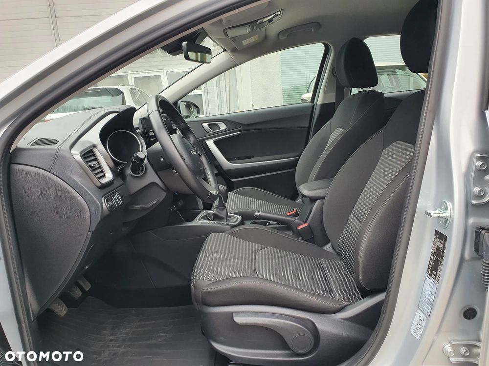 Kia Ceed 1.5 T-GDI M - 26