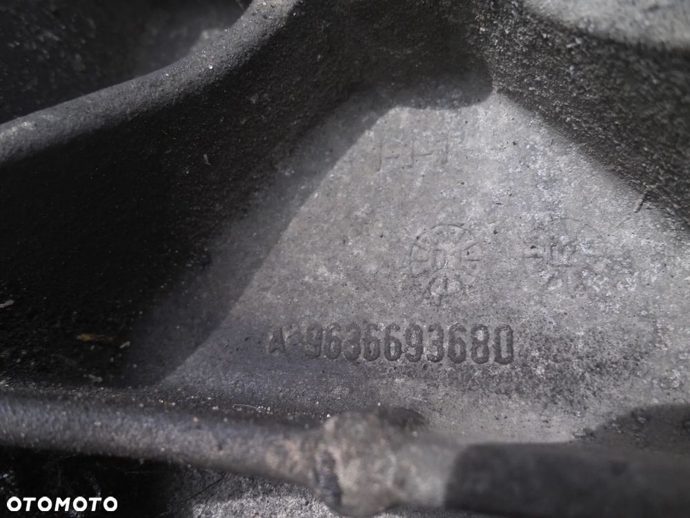 CITROEN PEUGEOT 1.6 16V NFU ŁAPA WSPORNIK MOCOWANIE UCHWYT KOMPRESORA KLIMATYZACJI SPRĘŻARKI 963 - 3