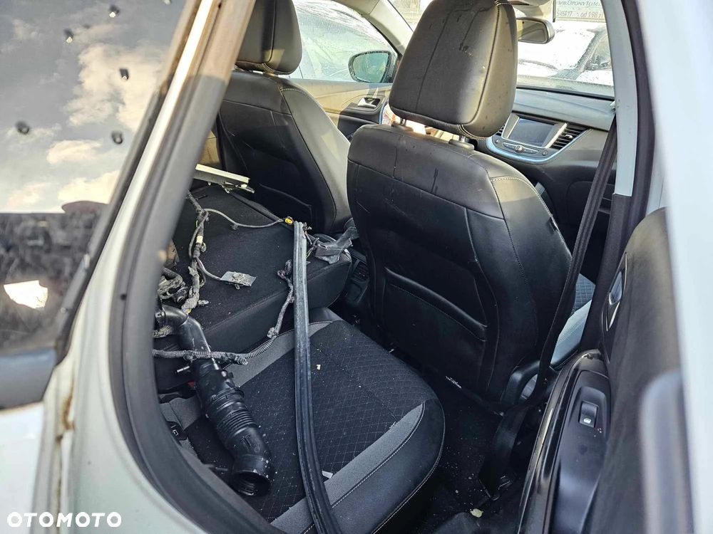Opel Grandland X 1.2 Start/Stop Dynamic - 26