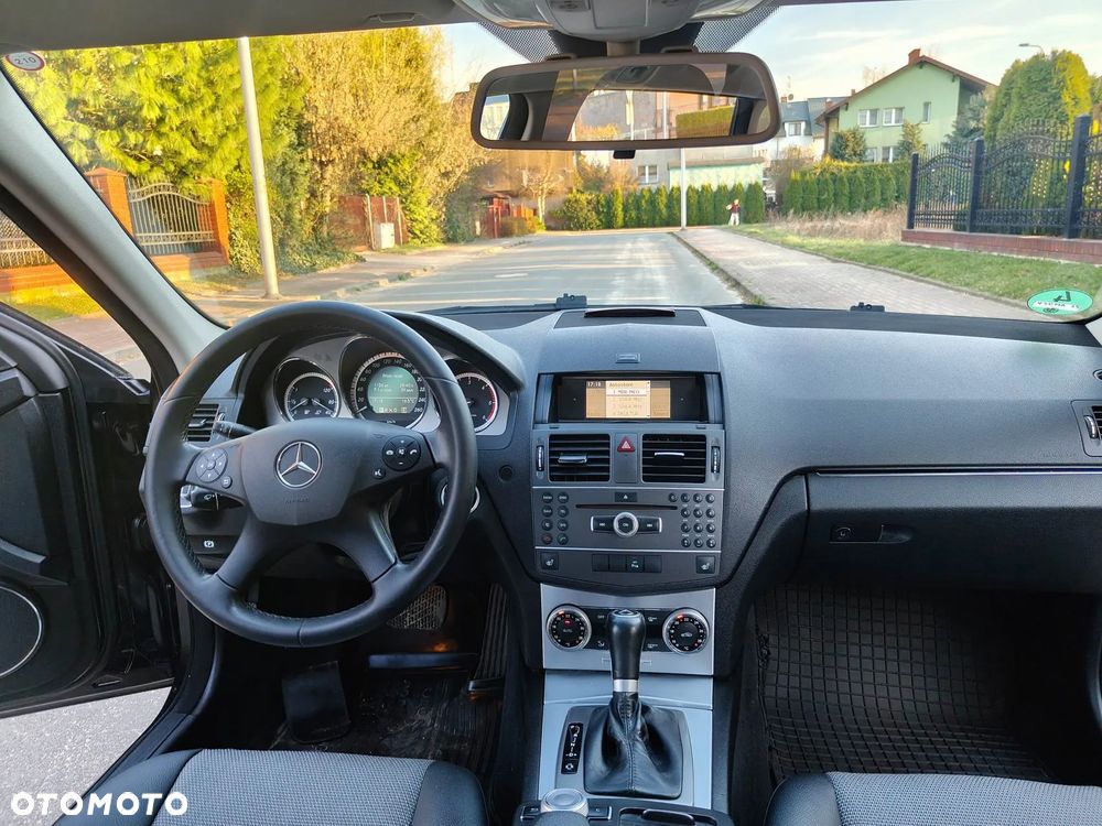 Mercedes-Benz Klasa C 220 CDI DPF Automatik BlueEFFICIENCY Avantgarde - 22