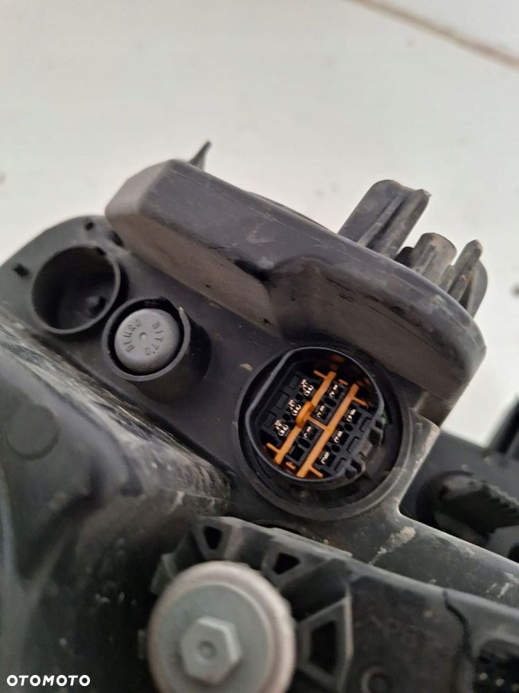 lampa reflektor prawy przod soczewka led kia carens iv 2013- europa - 4