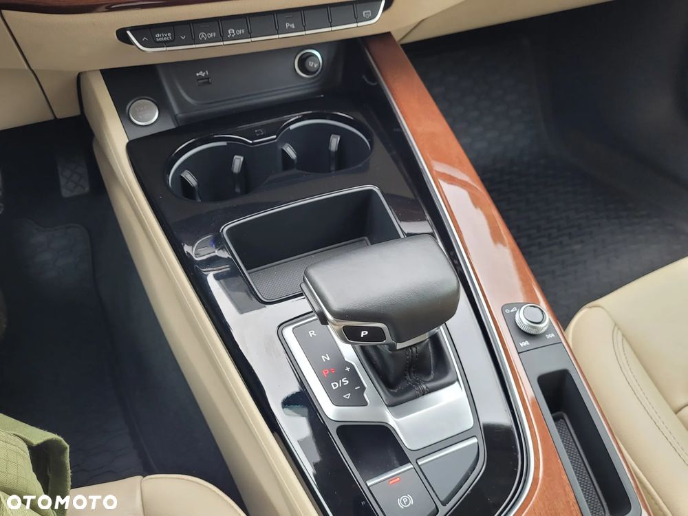 Audi A4 Limousine 40 TFSI quattro S tronic - 33