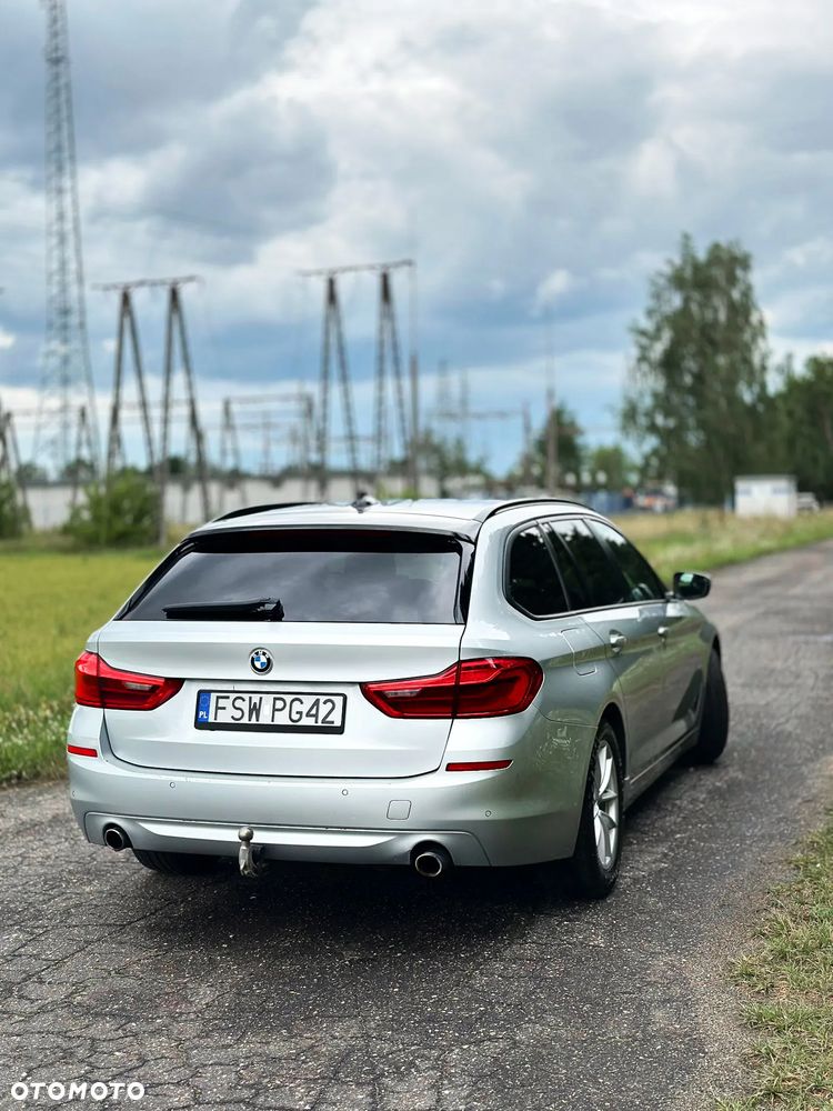 BMW Seria 5 520d Sport Line - 3
