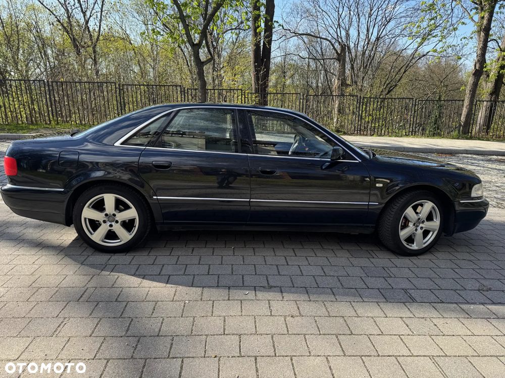 Audi A8 - 6