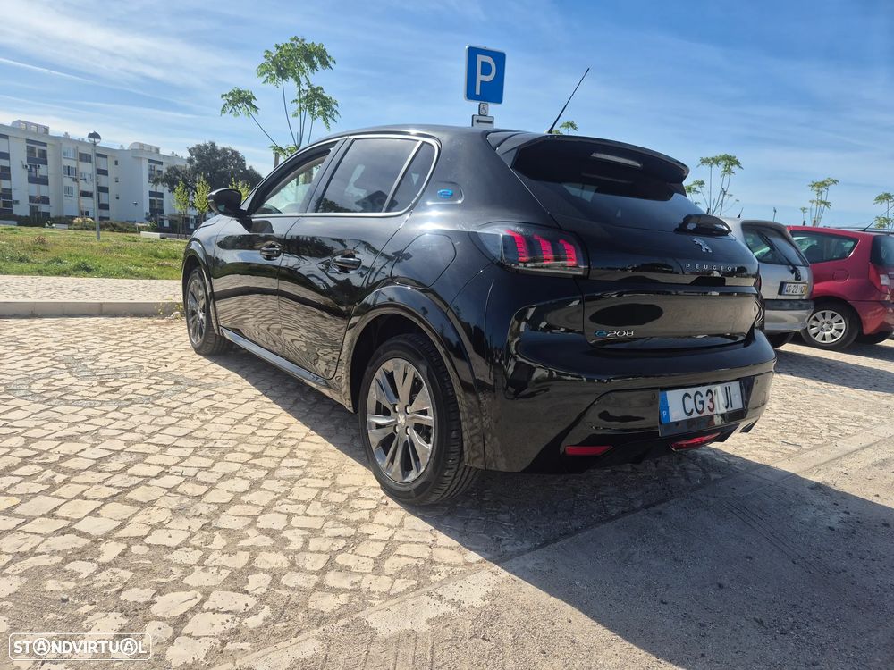 Peugeot e-208 Allure Pack - 1