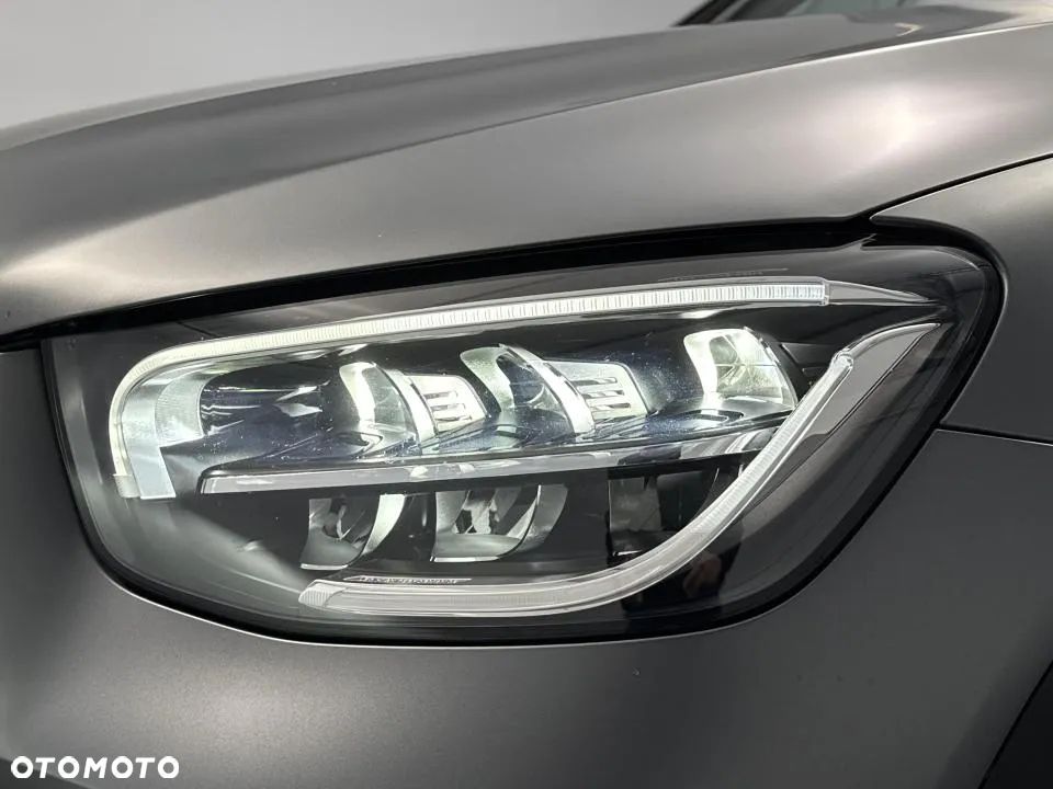 Mercedes-Benz GLC 300 e 4-Matic - 27