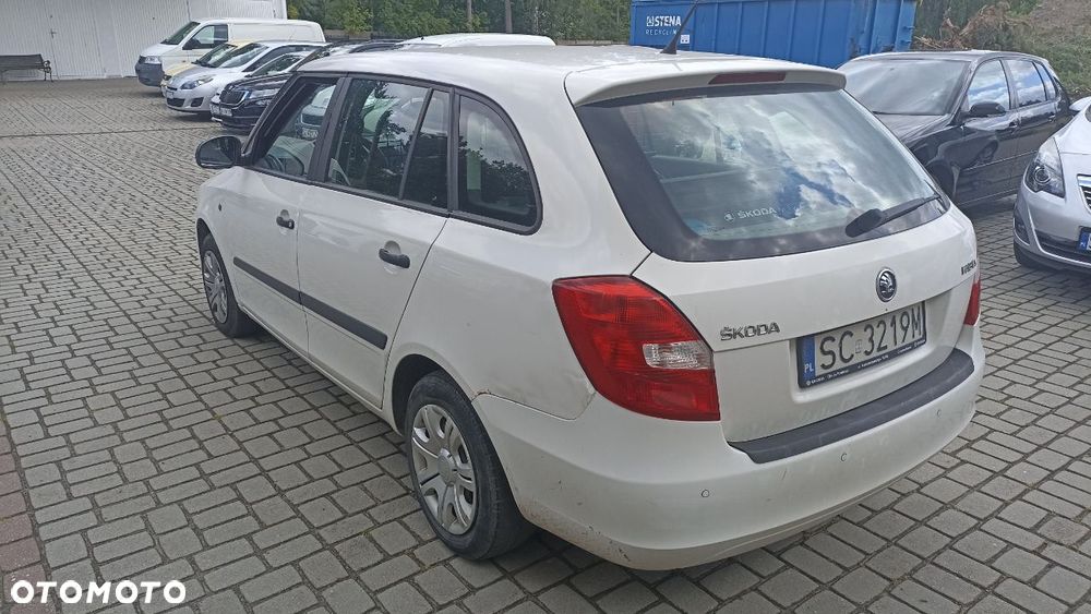 Skoda Fabia 2014 photo 2