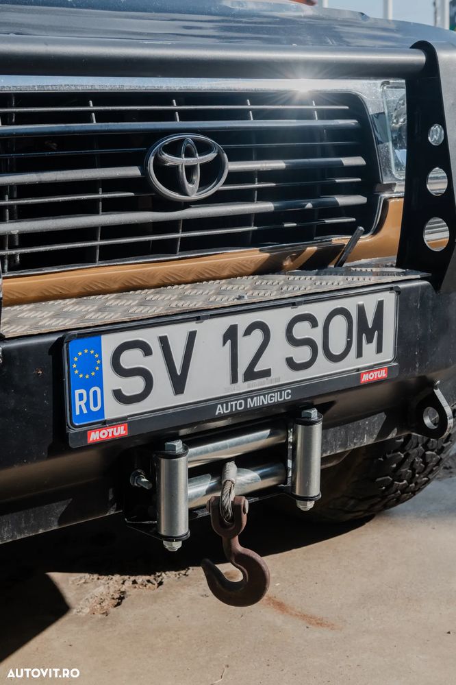 Toyota Land Cruiser - 11