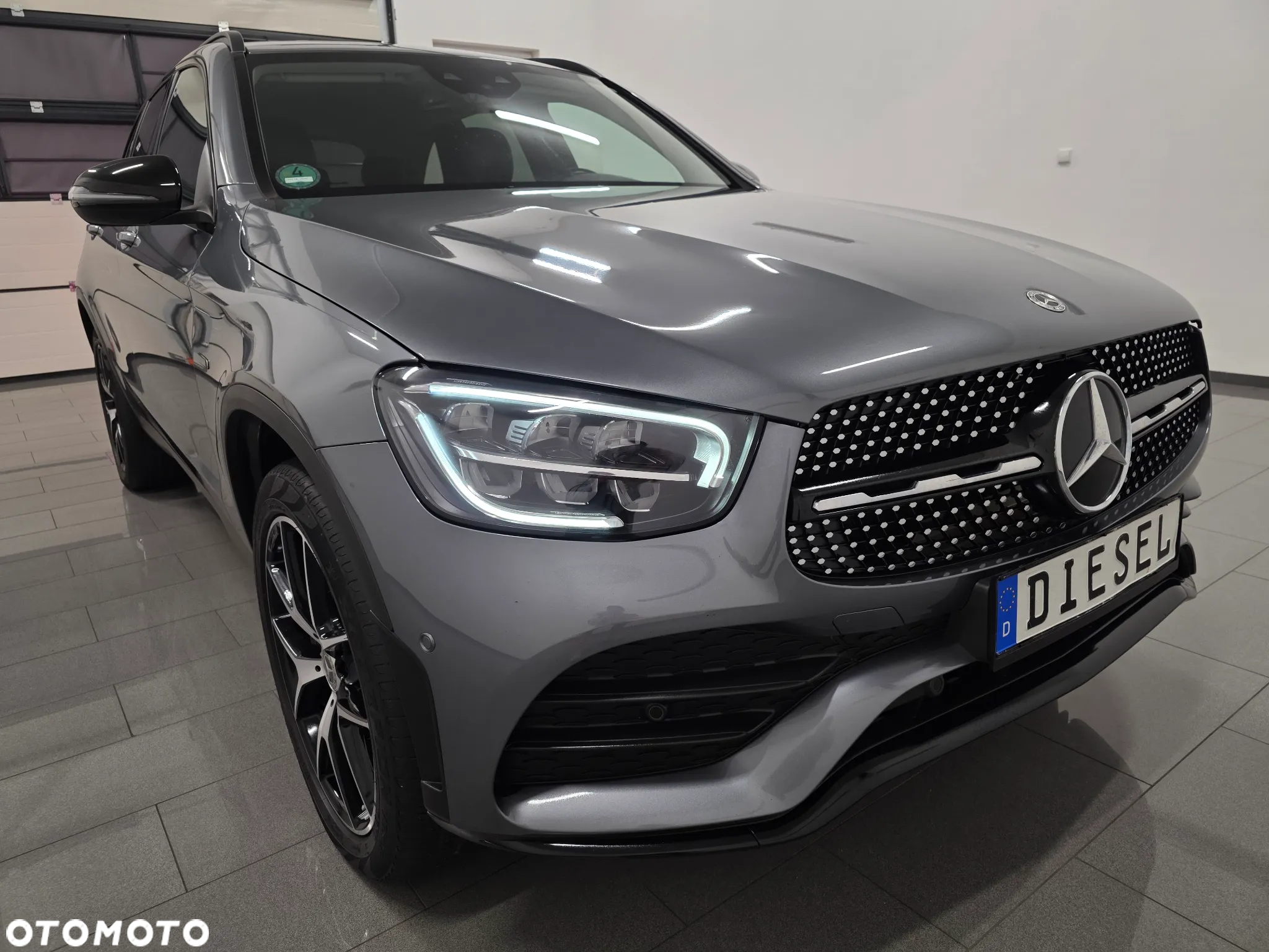 Mercedes-Benz GLC 220 d 4Matic 9G-TRONIC AMG Line Plus - 29
