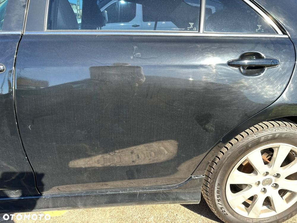 Toyota Camry 2.5 XLE - 28