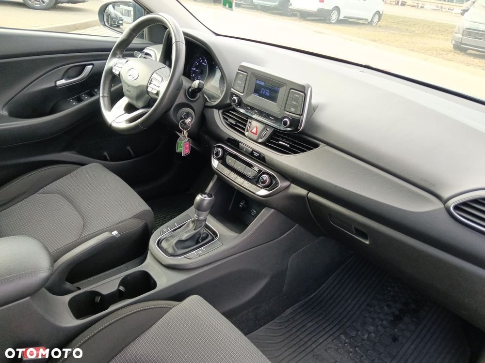 Hyundai i30 1.0 T-GDI Classic + DCT - 11