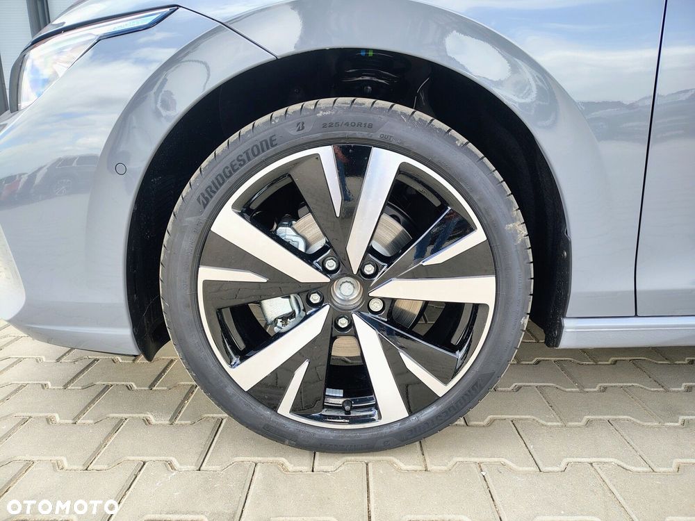 Volkswagen Golf Variant - 8