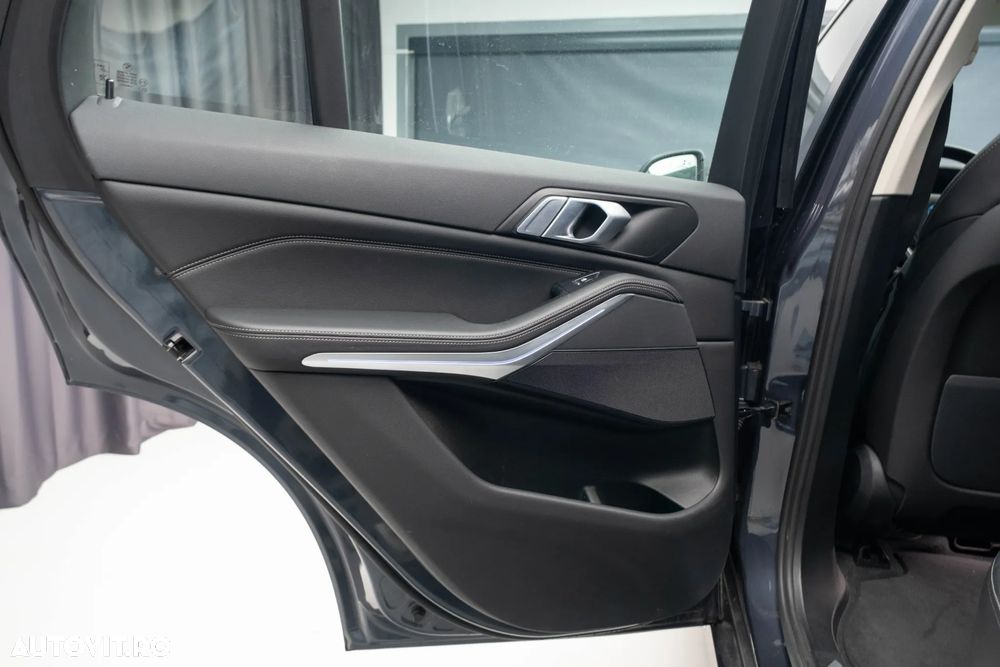 BMW X5 xDrive45e - 27