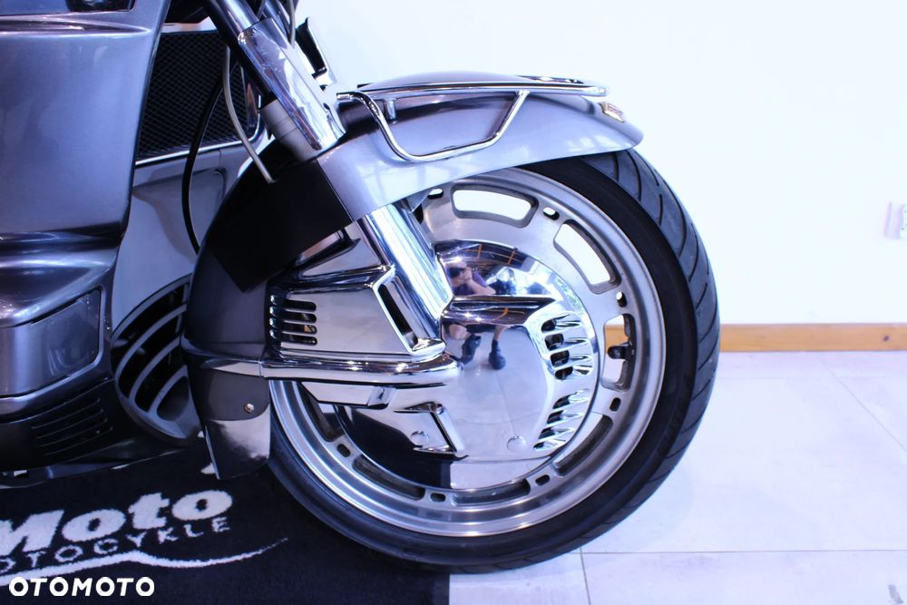 Honda GL - 40