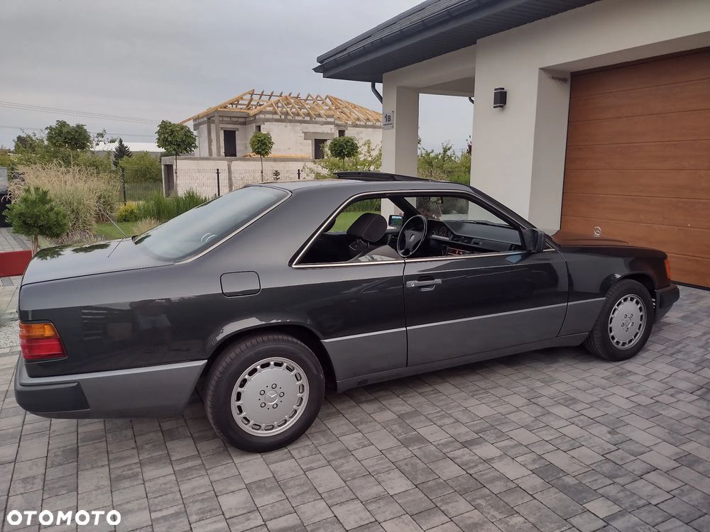 Mercedes-Benz W124 (1984-1993) ver-300-4--matic - 1