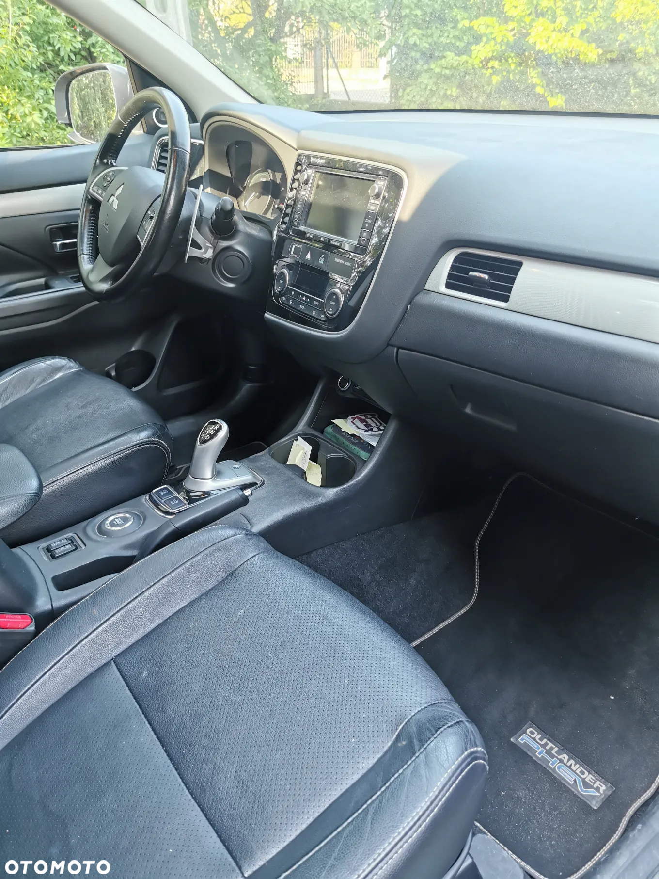Mitsubishi Outlander - 11