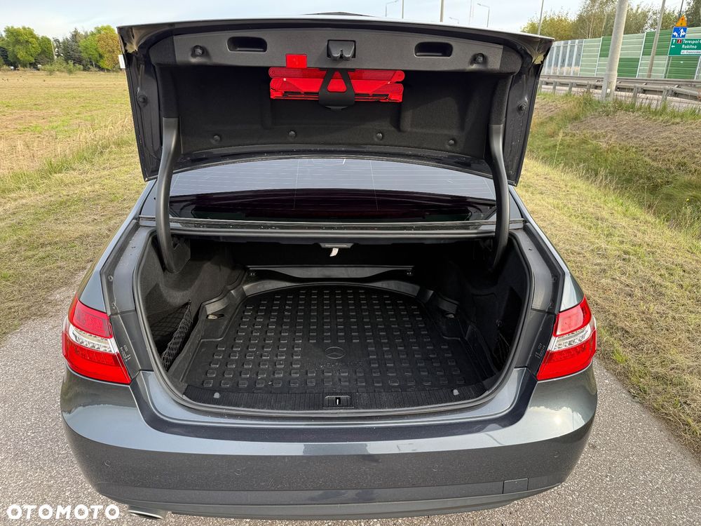 Mercedes-Benz Klasa E 220 CDI BlueEff Avantgarde - 8