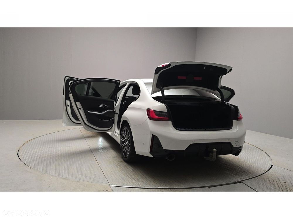 BMW Seria 3 320d xDrive mHEV M Sport sport - 11