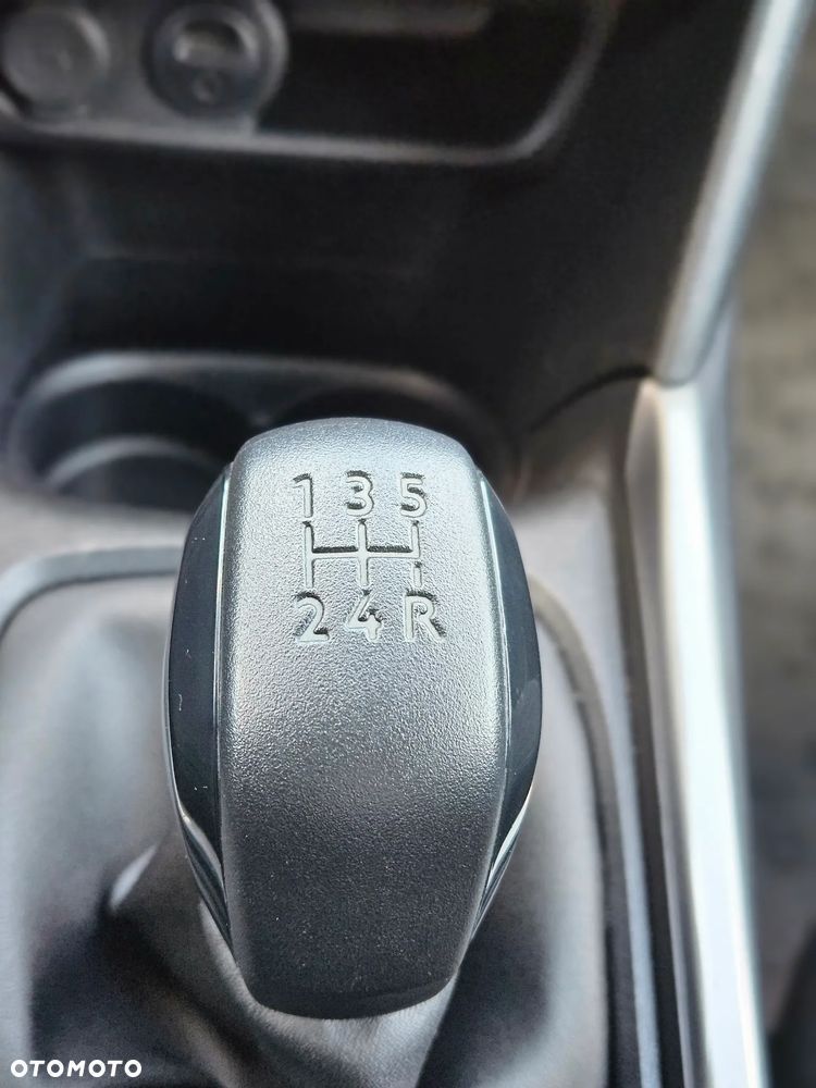 Peugeot 2008 1.2 Pure Tech Style S&S - 21