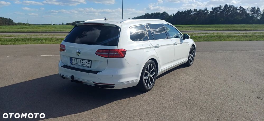 Volkswagen Passat - 4