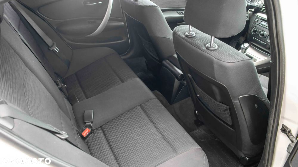 BMW Seria 1 116i - 22