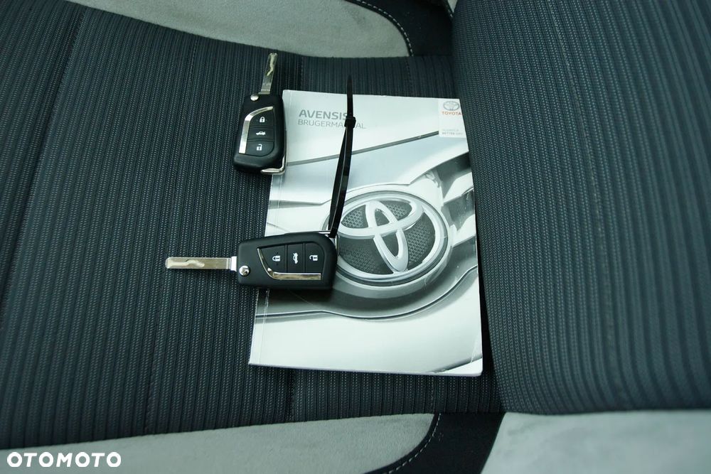 Toyota Avensis 1.8 Executive - 7