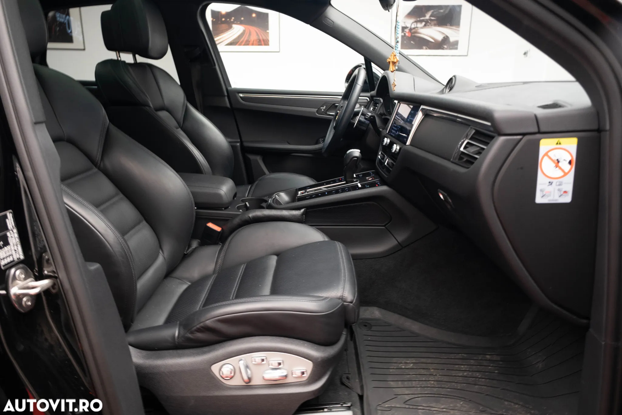 Porsche Macan T - 28