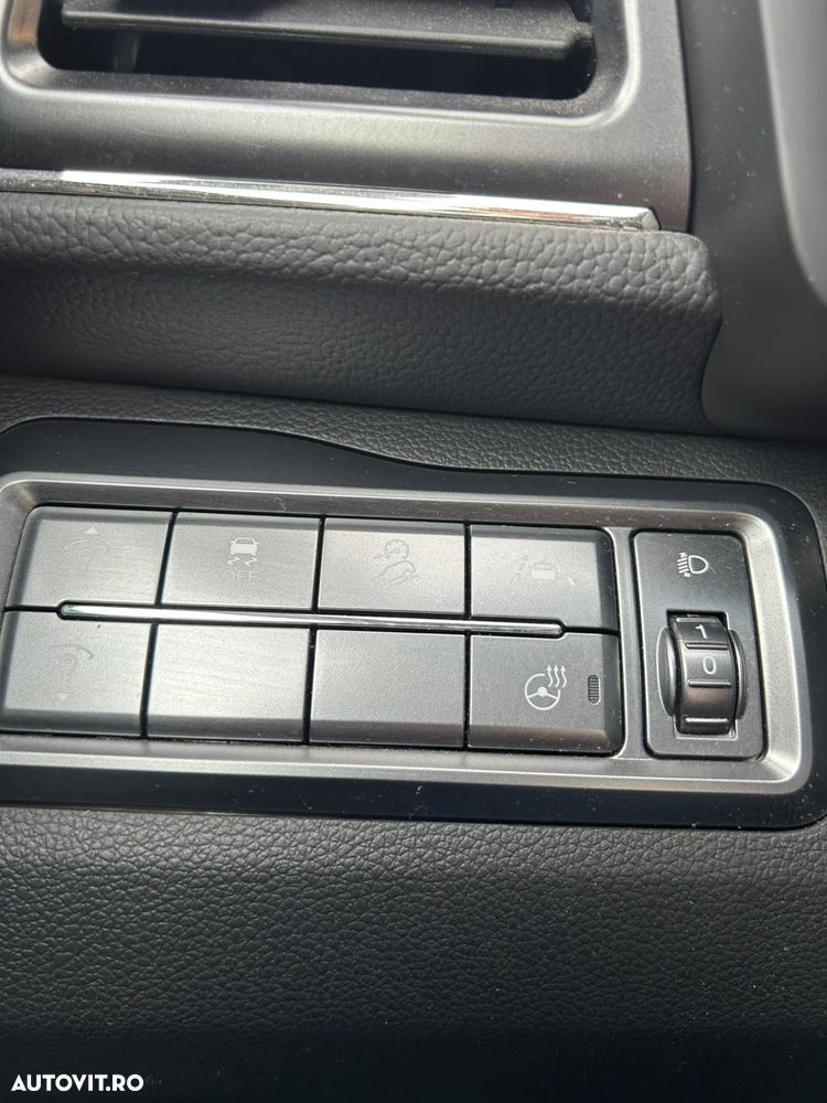 SsangYong Tivoli 1.5 T-GDi 4WD Automatik Black - 25