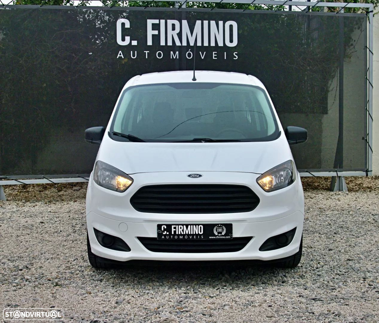 Ford Tourneo Courier 1.5 TDCi Ambiente - 4