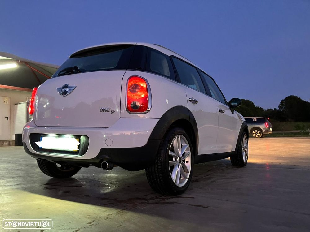MINI Countryman One D - 11