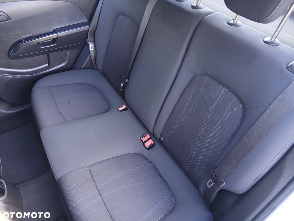 Chevrolet Aveo 1.4 16V LT - 34