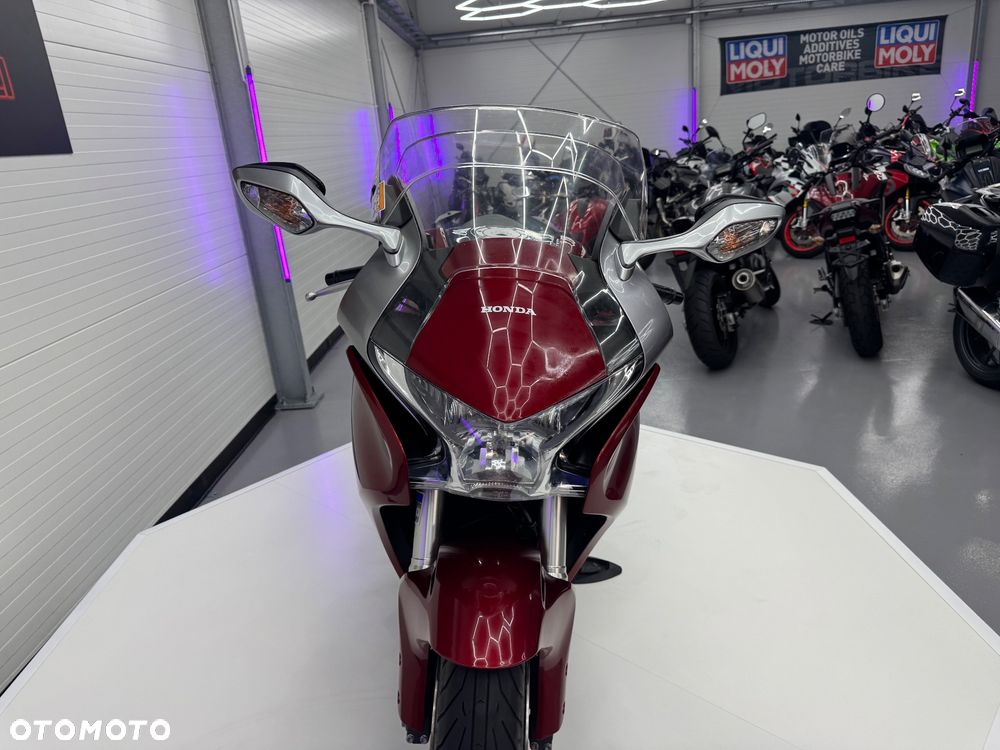 Honda VFR - 36