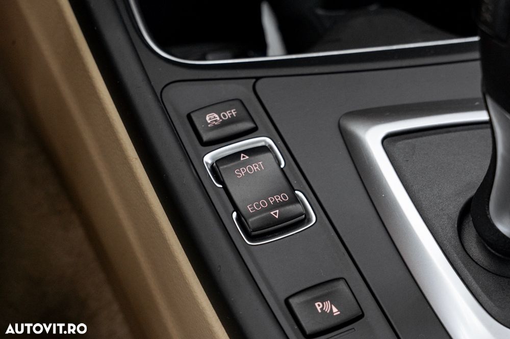 BMW Seria 3 320d xDrive Aut. - 36