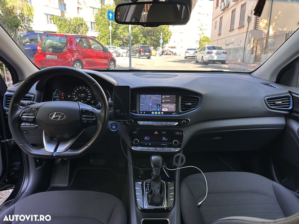 Hyundai IONIQ - 10